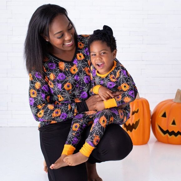 GOMEZ GLOW-IN-THE-DARK WOMEN'S LOUNGE SET-  SZ Sold out online! - Picture 5 of 7